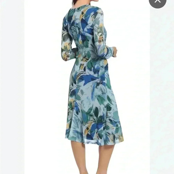 London Times Twist Keyhole Midi Dress - Picture 2 of 12